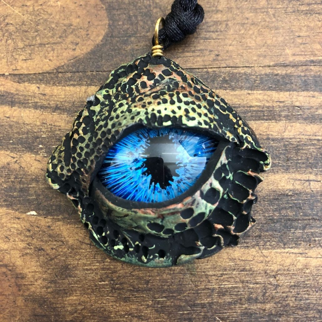 necklace dragon's eye pendant